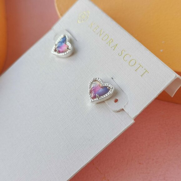 Kendra Scott - Ari Heart Watercolor Silver Stud Earrings - NEW - Picture 2 of 3